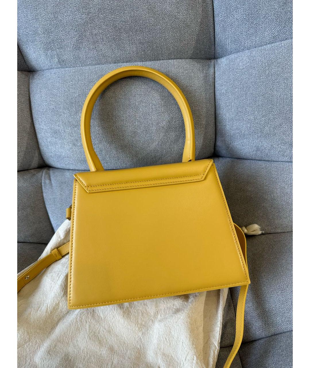 JACQUEMUS Горчичная кожаная сумка с короткими ручками, фото 5