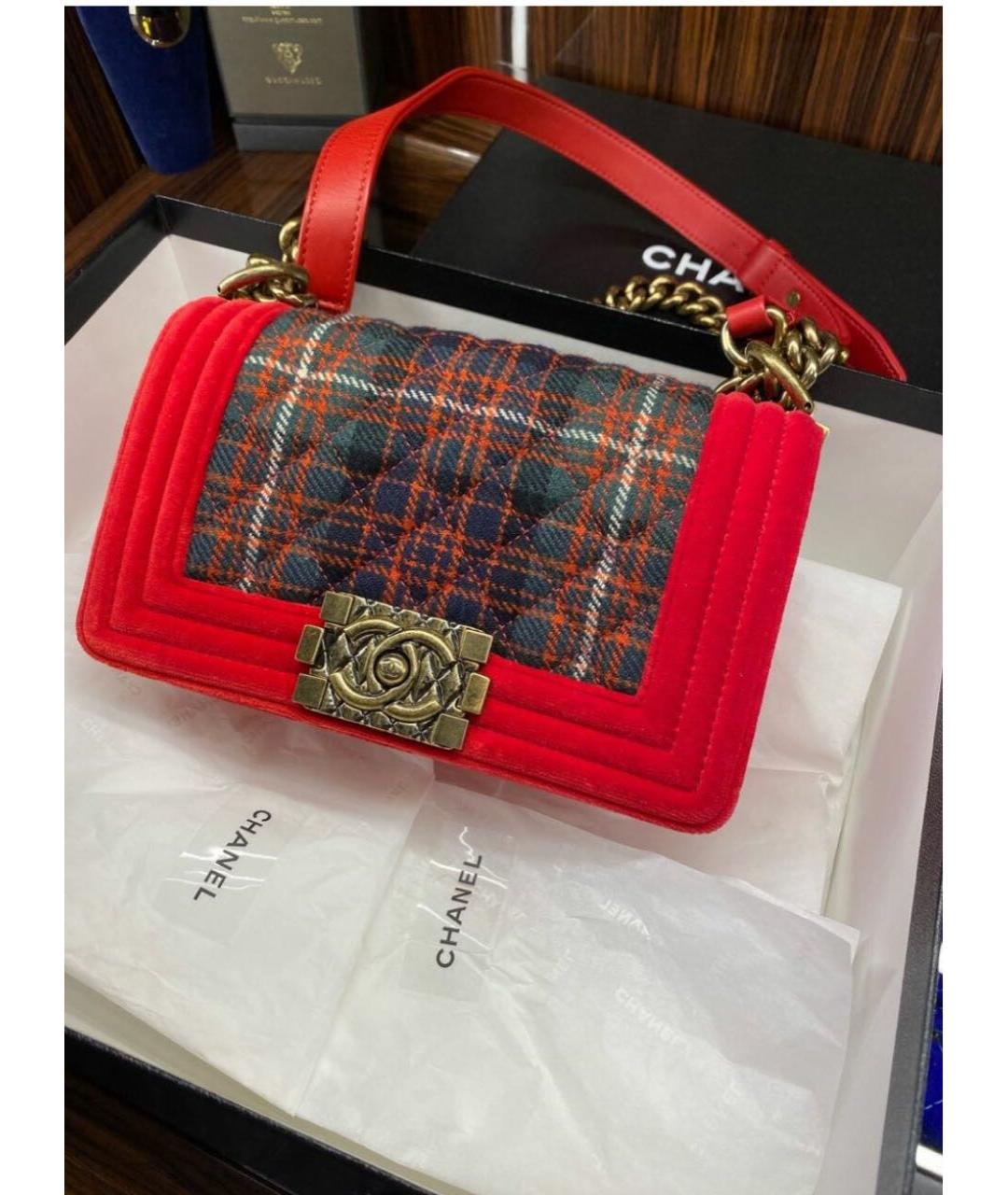 CHANEL Красная бархатная сумка через плечо, фото 2