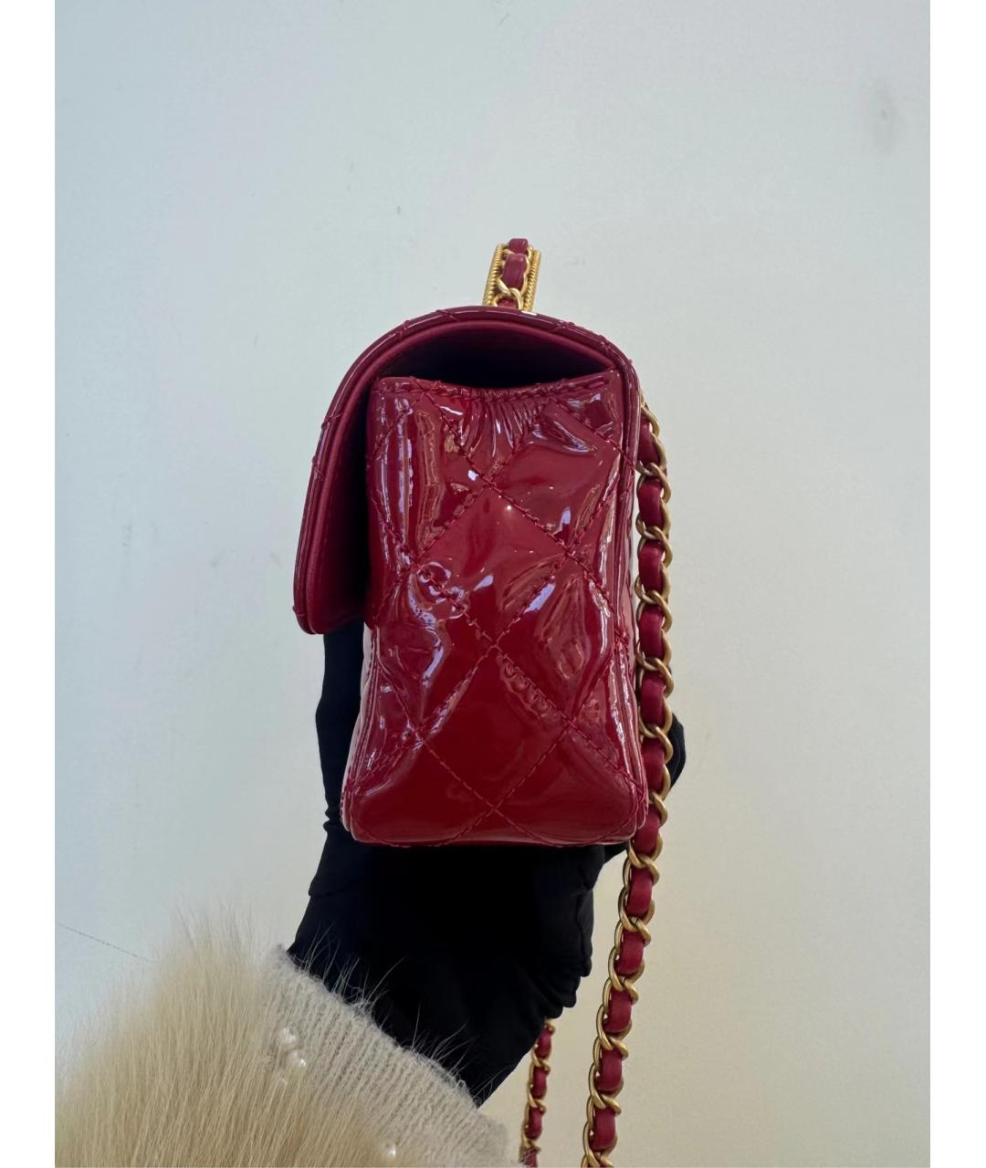 CHANEL Красная сумка через плечо из лакированной кожи, фото 5
