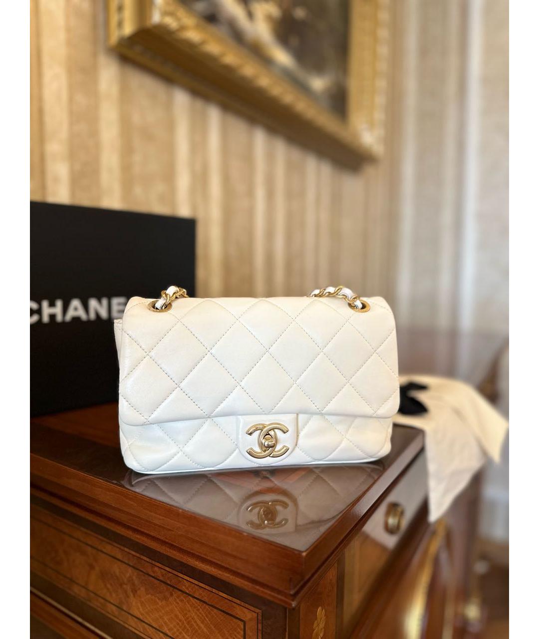 CHANEL Белая кожаная сумка через плечо, фото 3