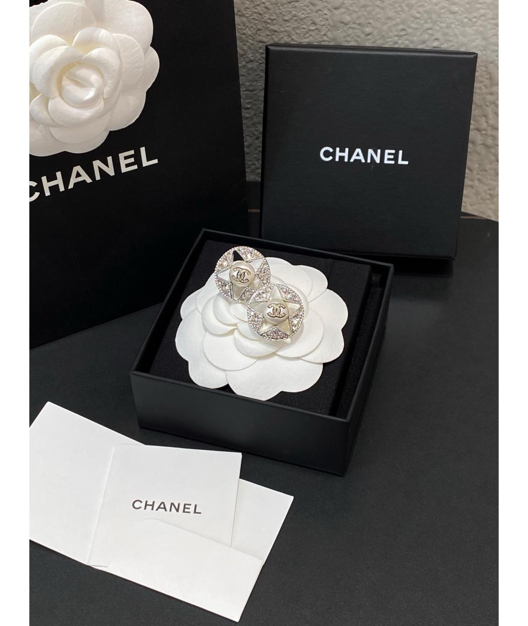 CHANEL Белые серьги, фото 2