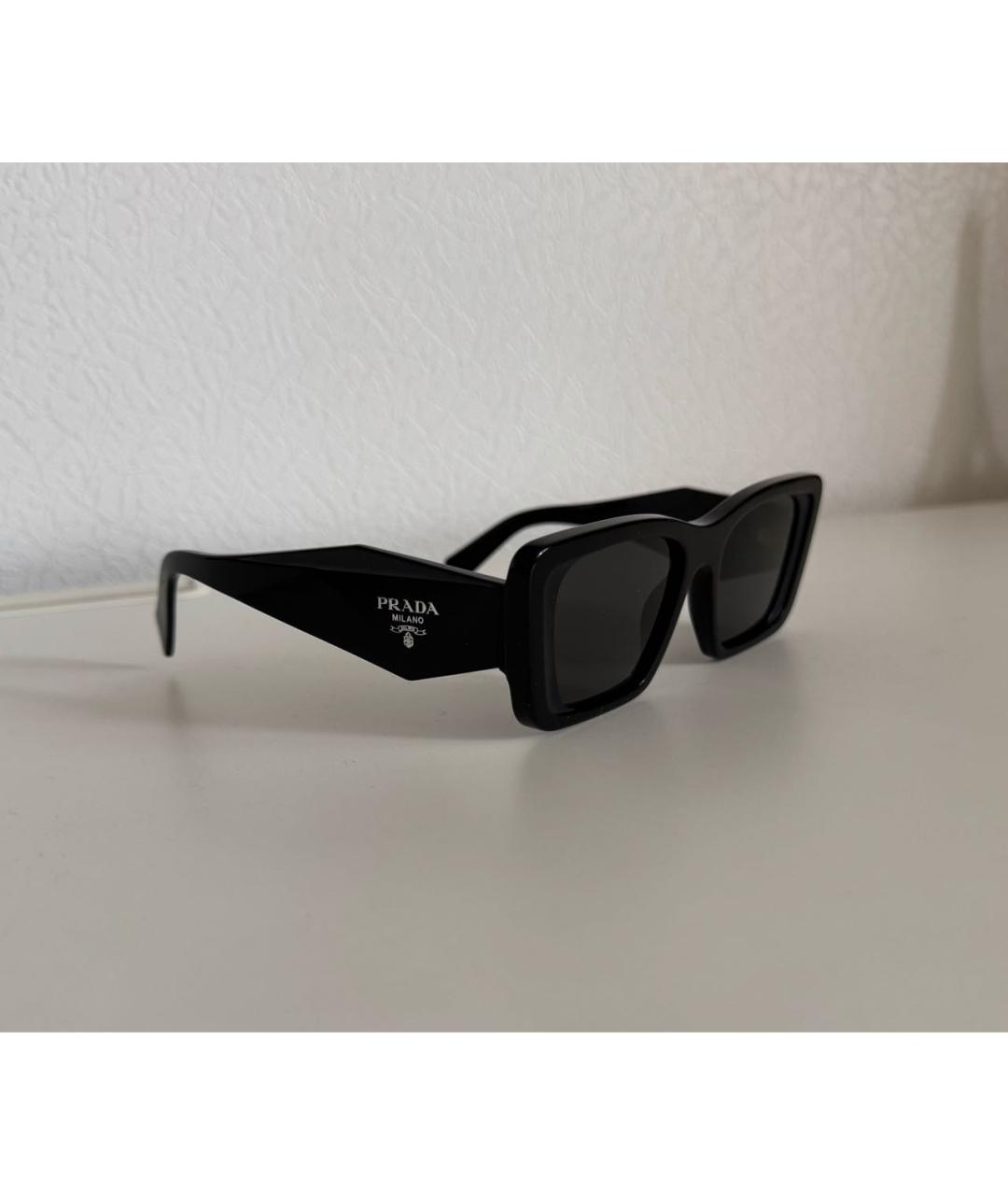 PRADA Черные пластиковые солнцезащитные очки, фото 2