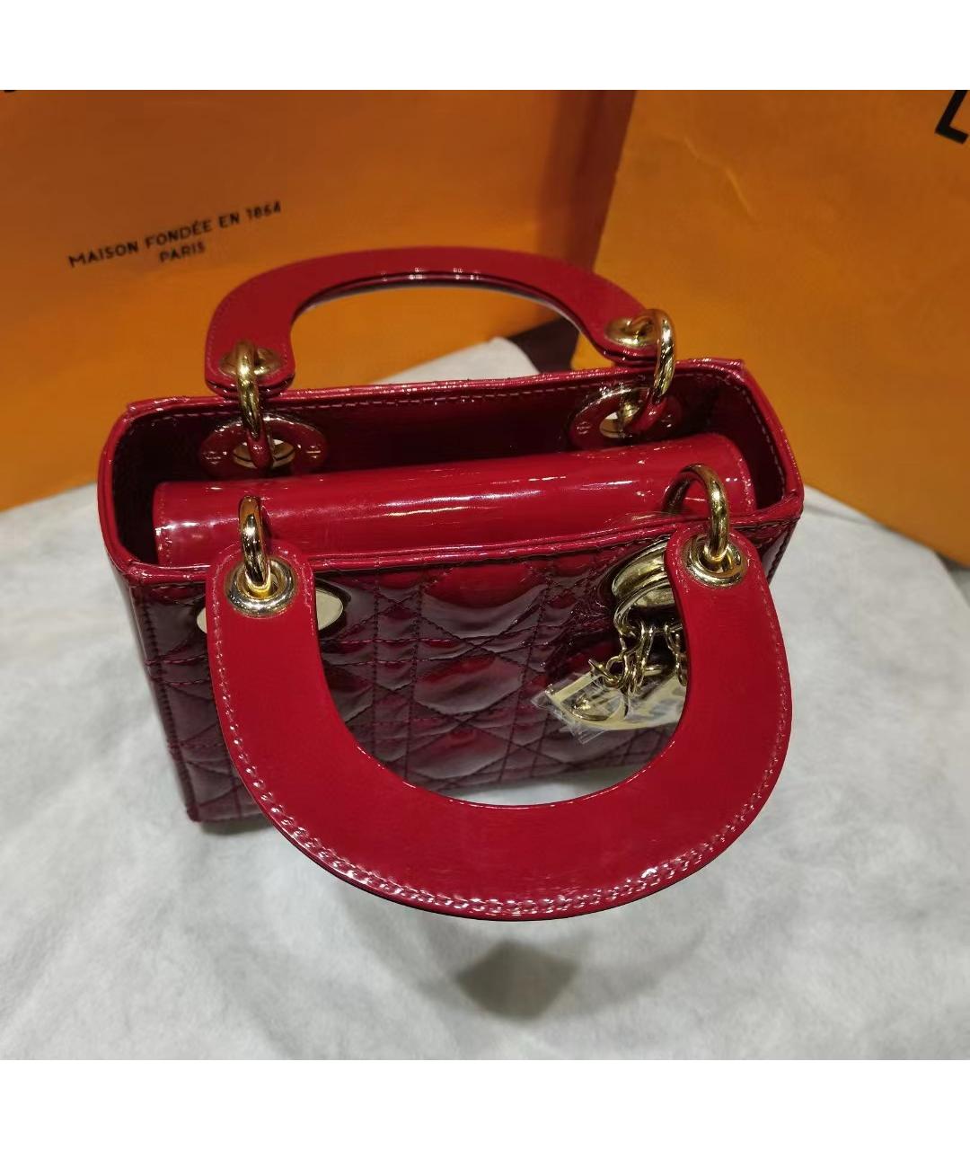 CHRISTIAN DIOR Красная сумка через плечо из лакированной кожи, фото 3