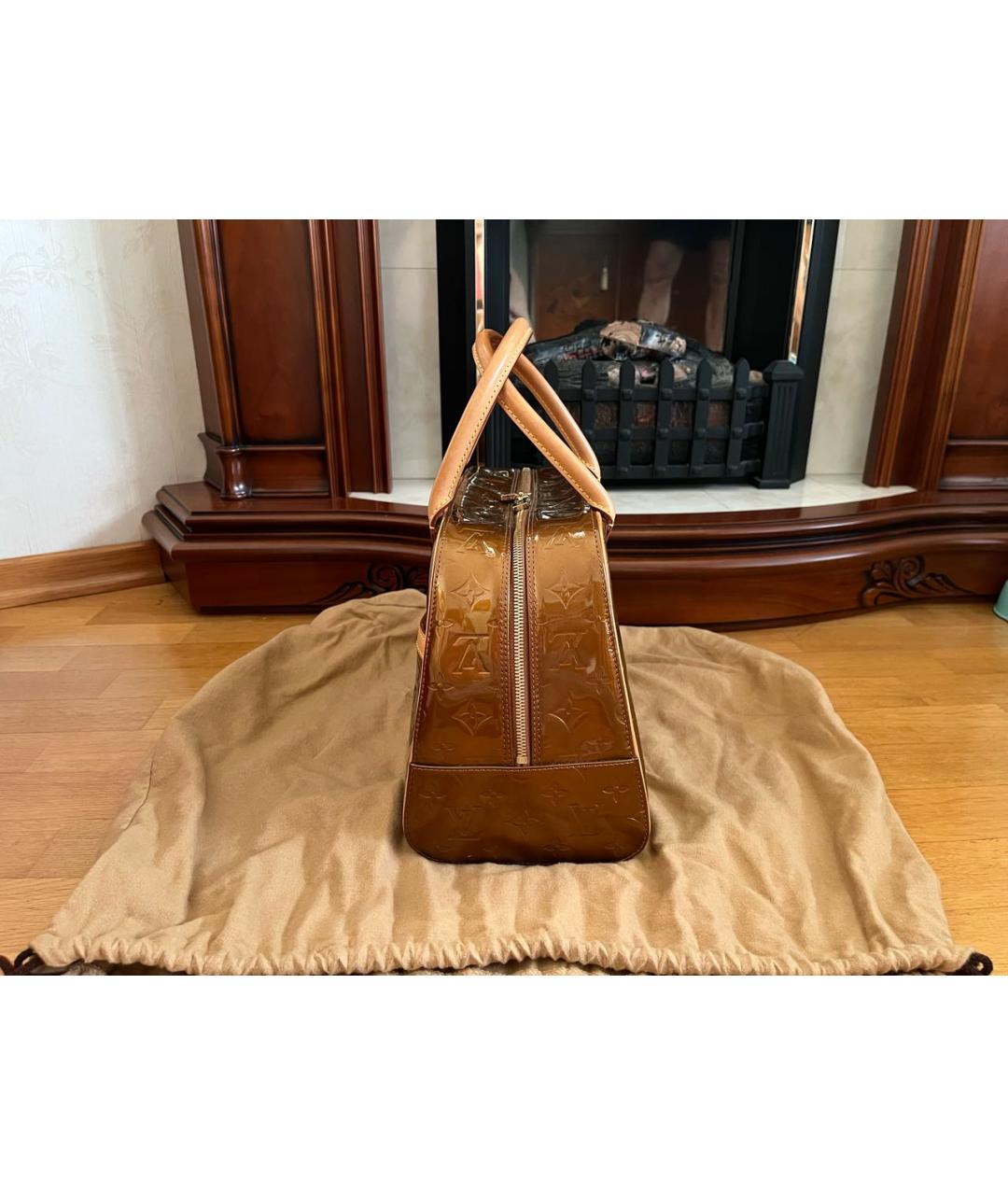 LOUIS VUITTON Коричневая сумка тоут из лакированной кожи, фото 4