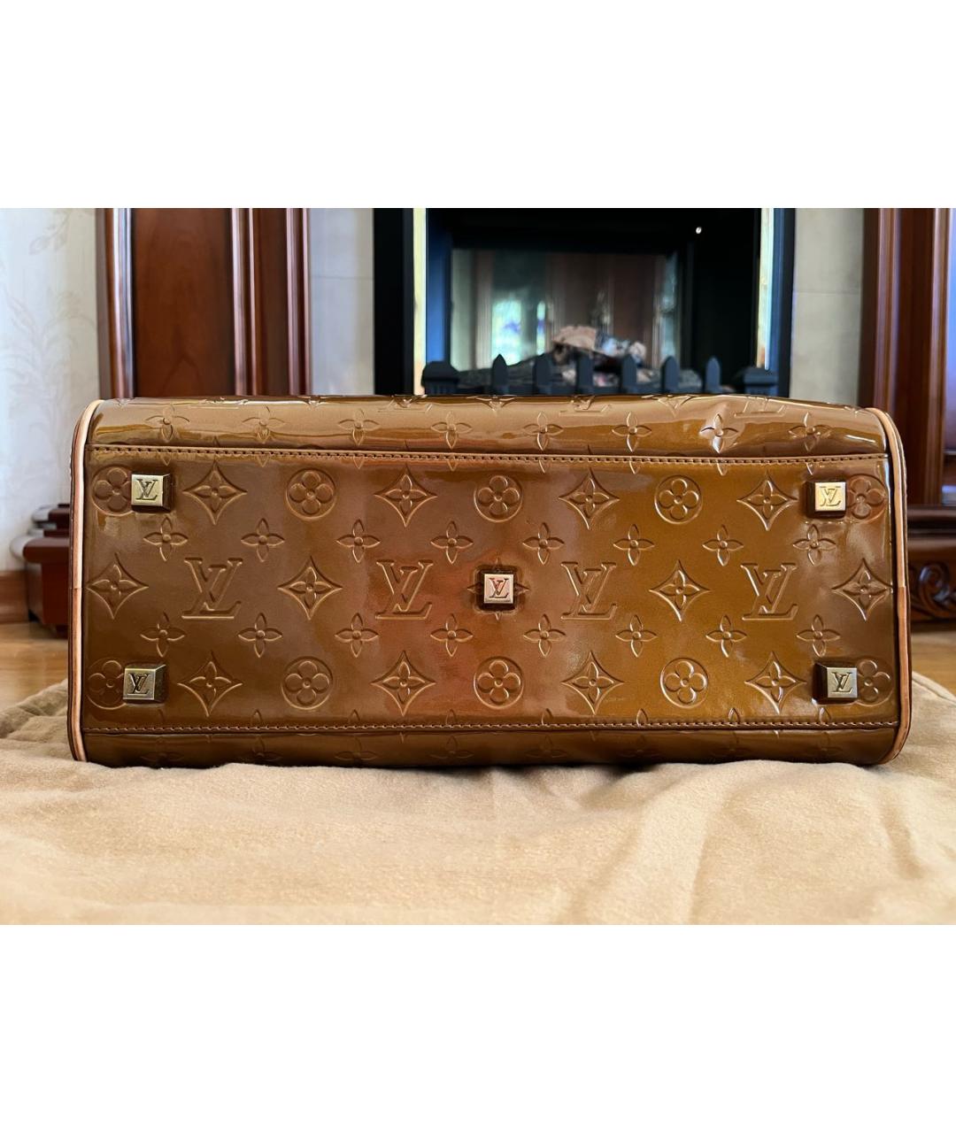 LOUIS VUITTON Коричневая сумка тоут из лакированной кожи, фото 5