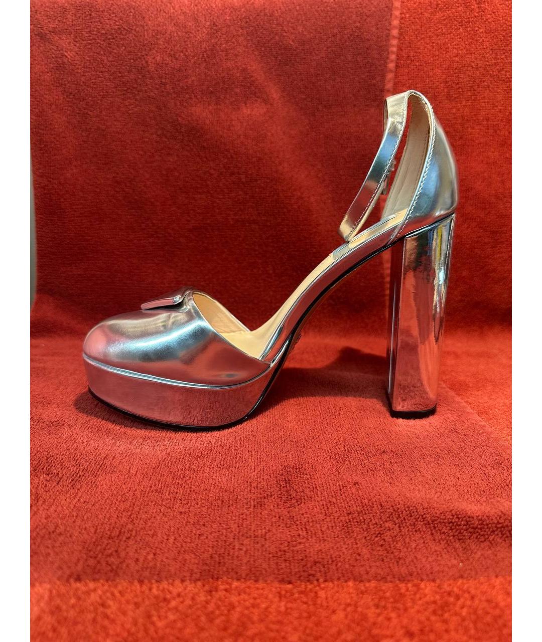 PRADA Серебряные босоножки из лакированной кожи, фото 10