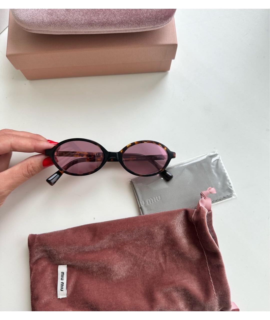 MIU MIU Коричневые пластиковые солнцезащитные очки, фото 2