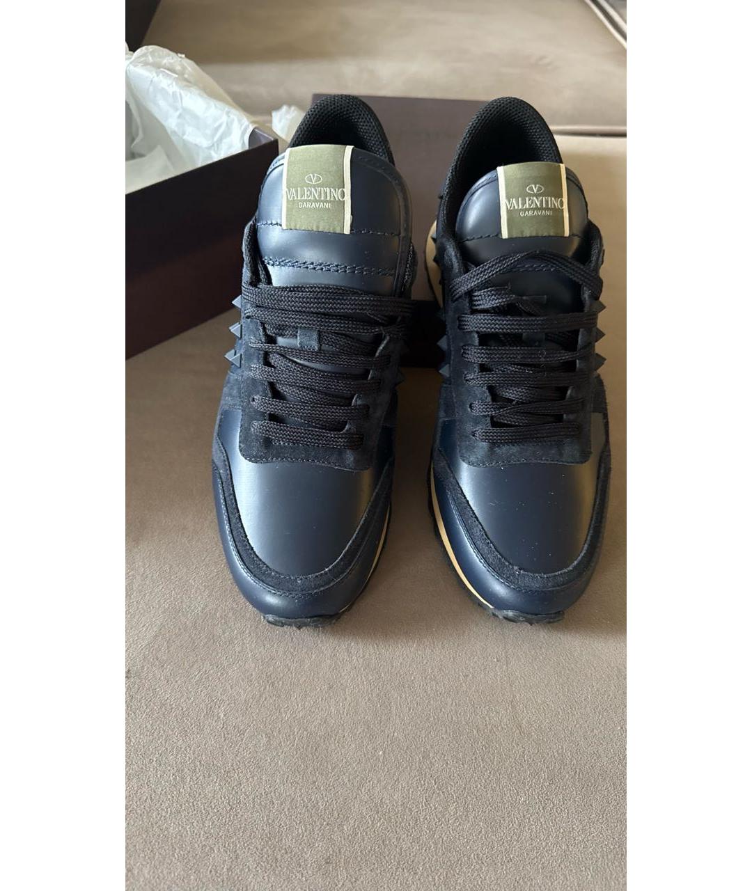 VALENTINO Темно-синие кожаные низкие кроссовки / кеды, фото 2