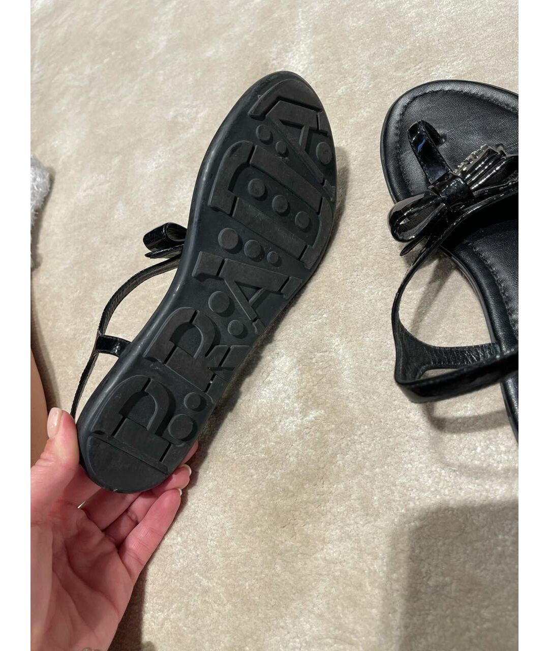 PRADA Черные сандалии из лакированной кожи, фото 5