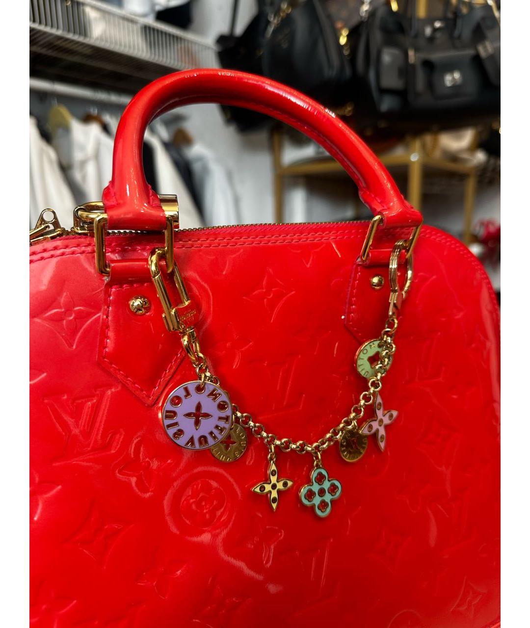 LOUIS VUITTON Коралловая сумка с короткими ручками из лакированной кожи, фото 2