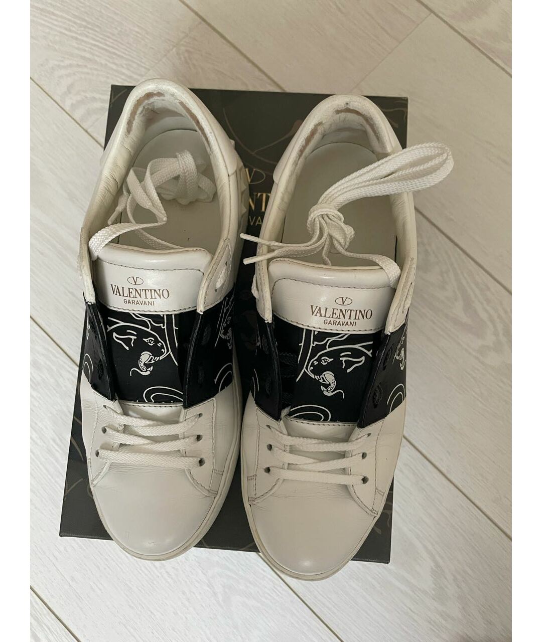 VALENTINO GARAVANI Белые кожаные кроссовки, фото 2