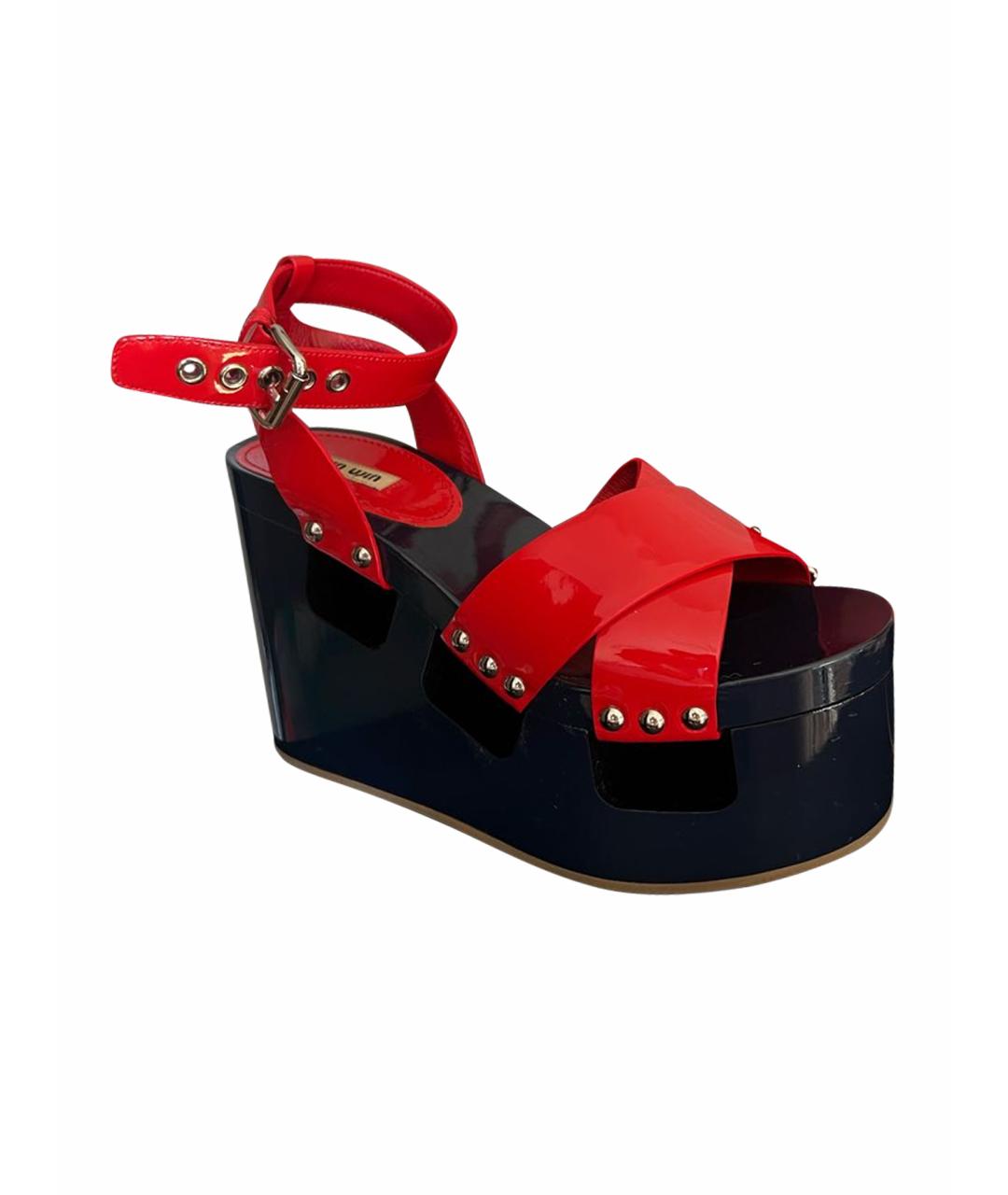 MIU MIU Красные кожаные босоножки, фото 1