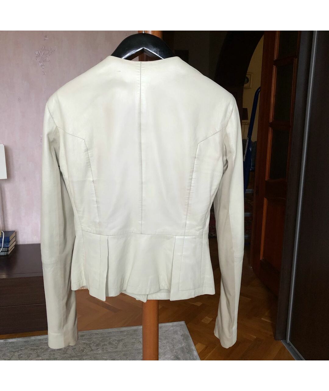 EMPORIO ARMANI Белая кожаная куртка, фото 5
