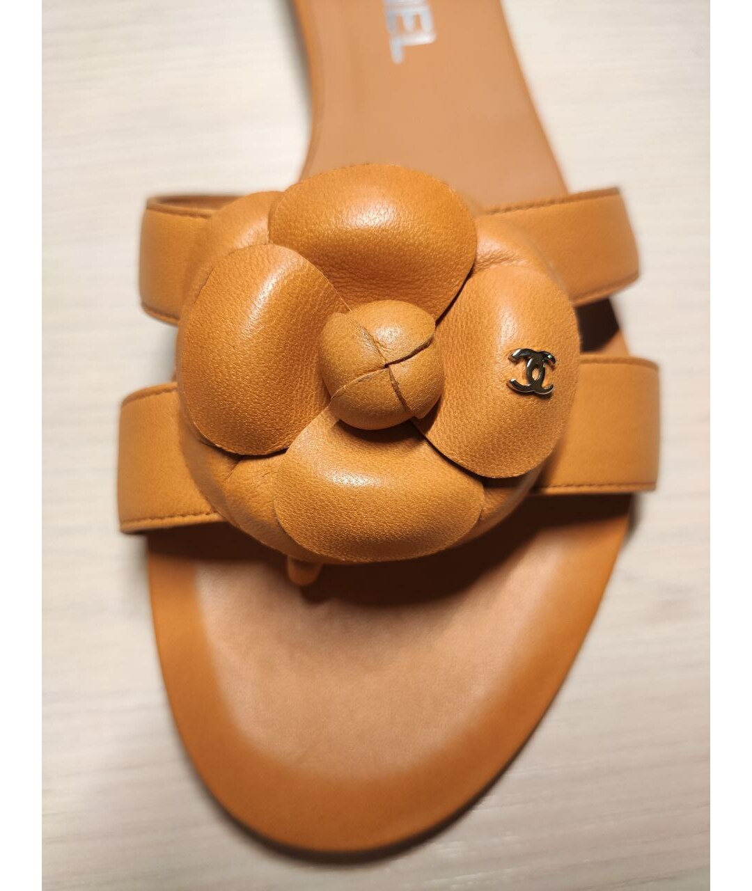 CHANEL PRE-OWNED Оранжевое кожаные шлепанцы, фото 7
