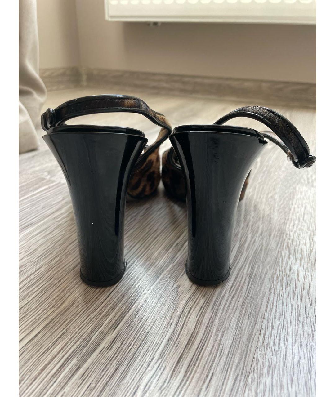 DOLCE&GABBANA Коричневые босоножки из лакированной кожи, фото 4