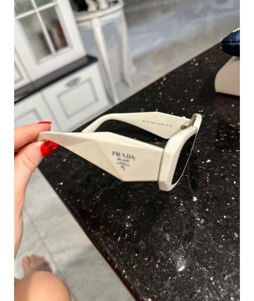 PRADA Белые пластиковые солнцезащитные очки, фото 2