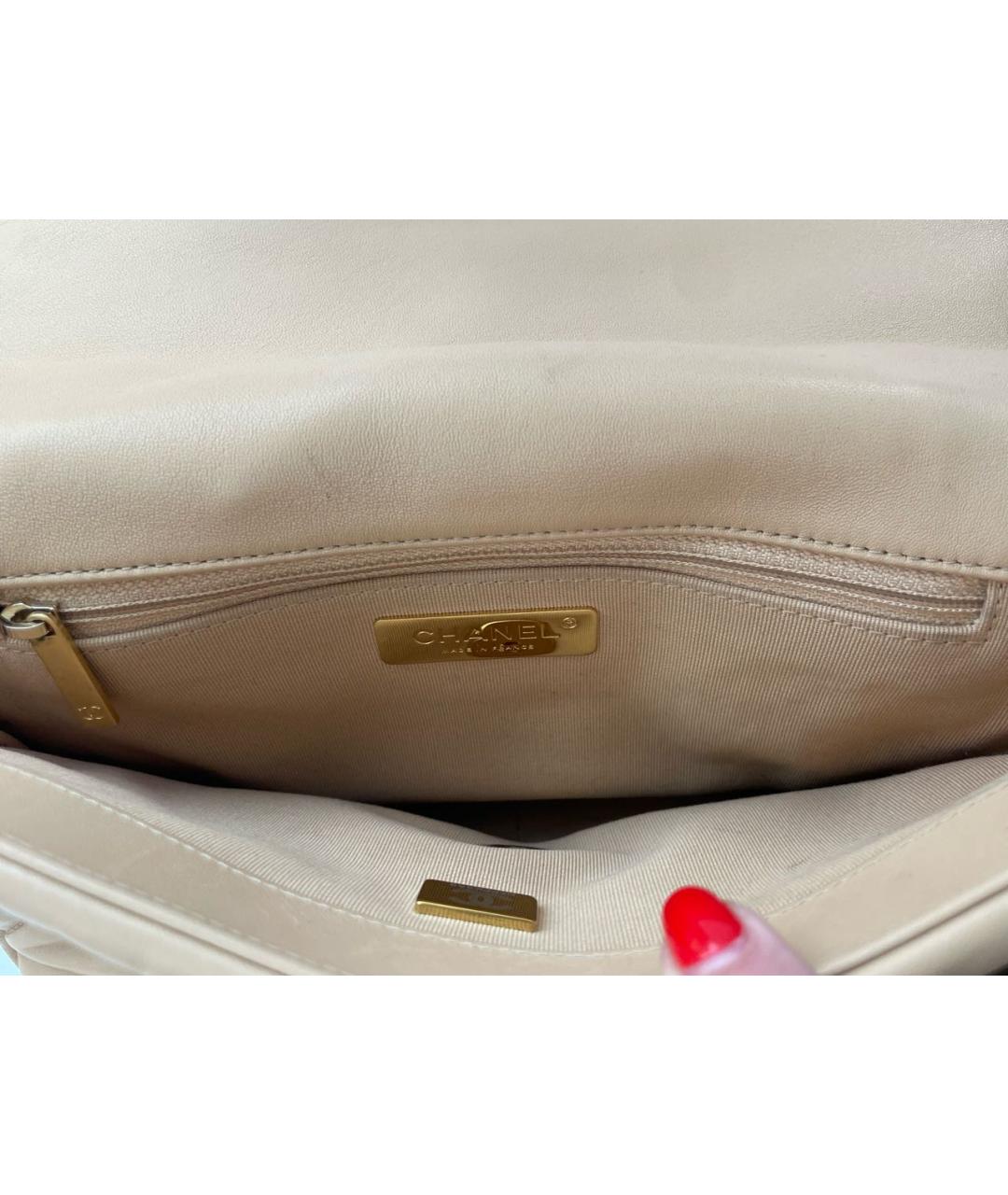 CHANEL Бежевая кожаная сумка через плечо, фото 5