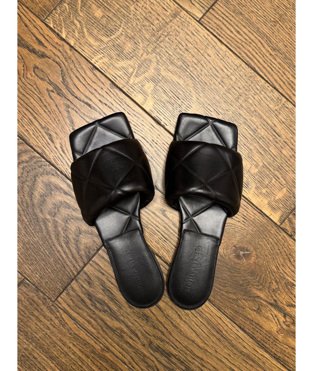 BOTTEGA VENETA Черные кожаные шлепанцы, фото 4