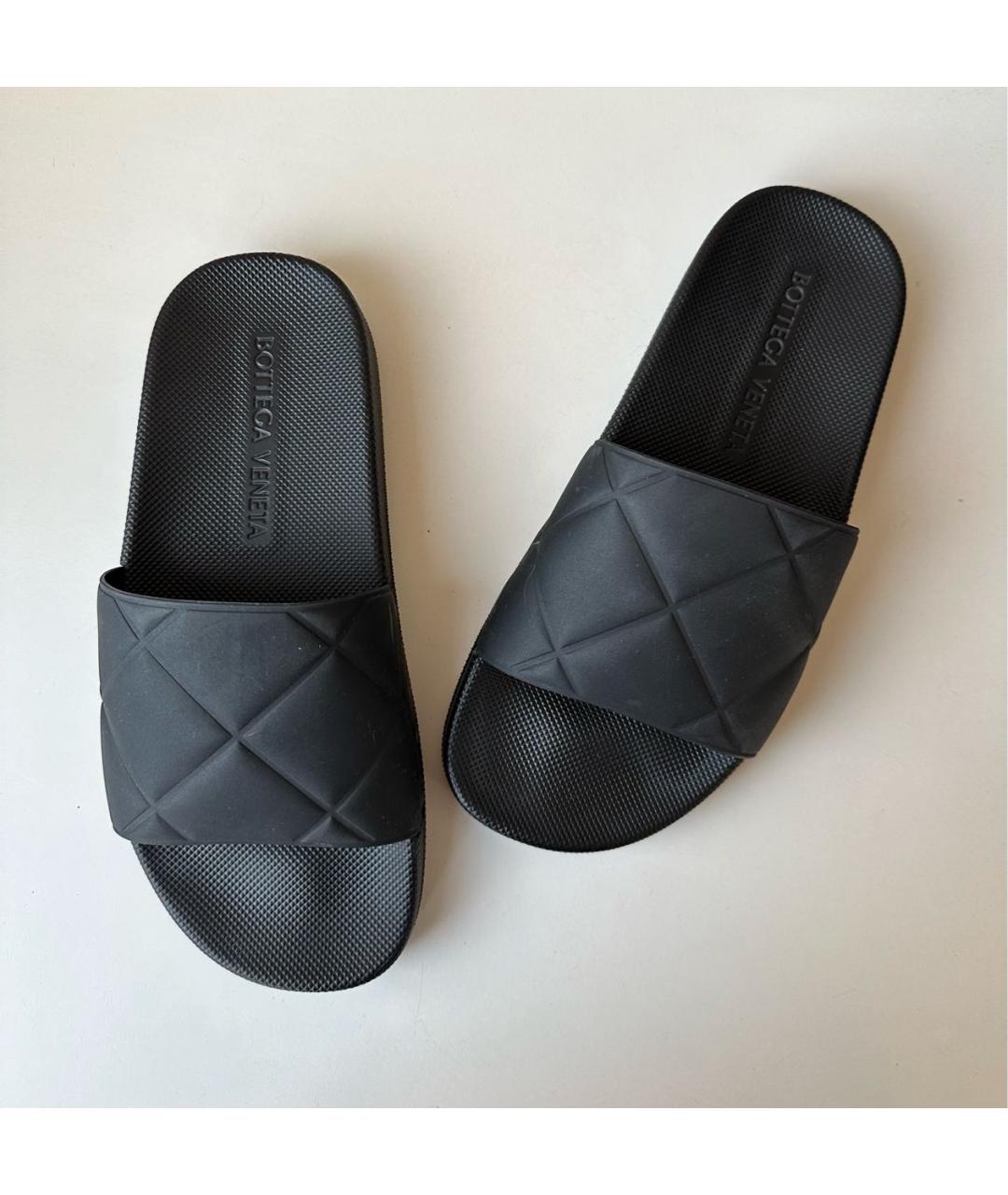 BOTTEGA VENETA Черные резиновые шлепанцы, фото 2