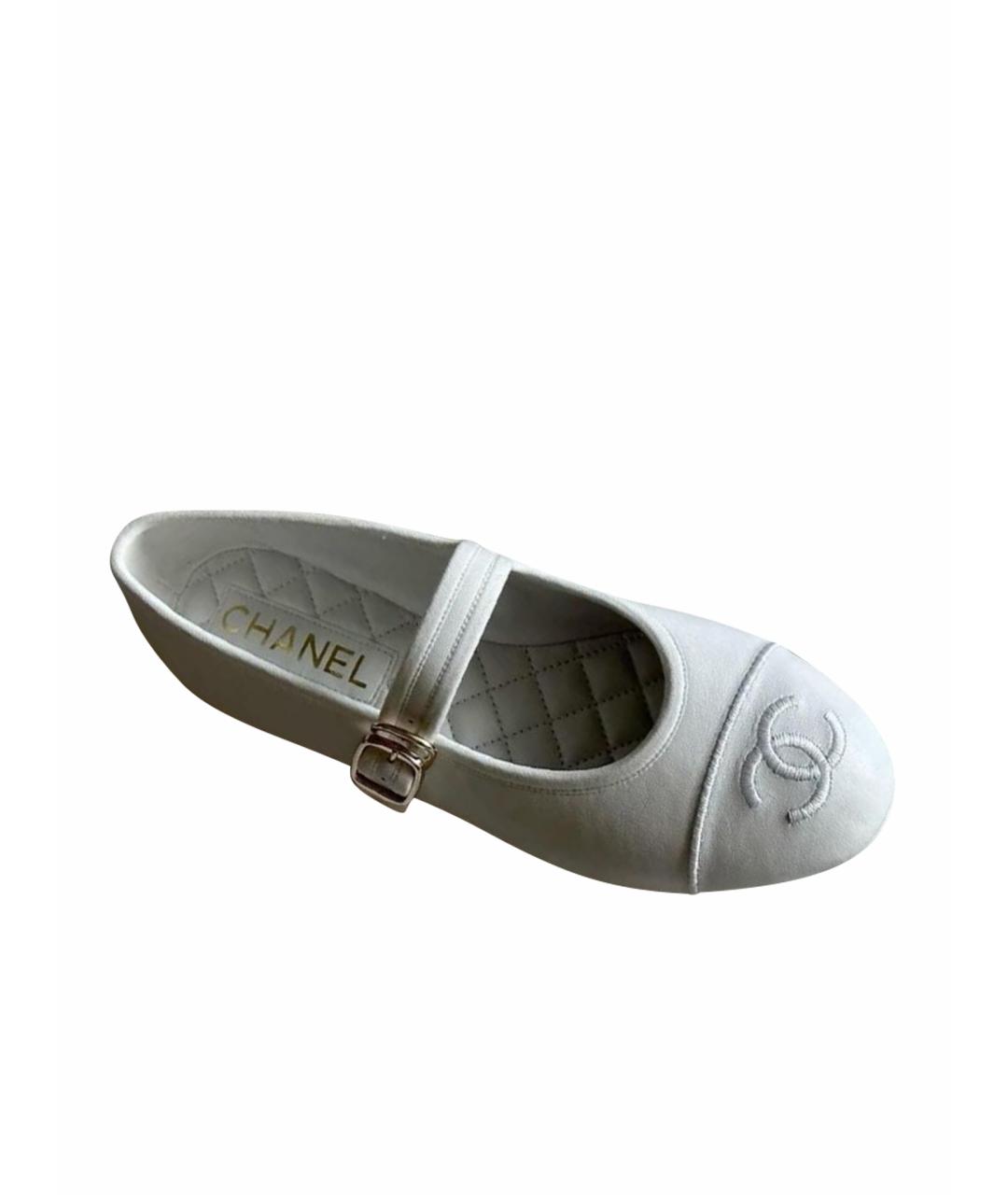 CHANEL Белые кожаные балетки, фото 1