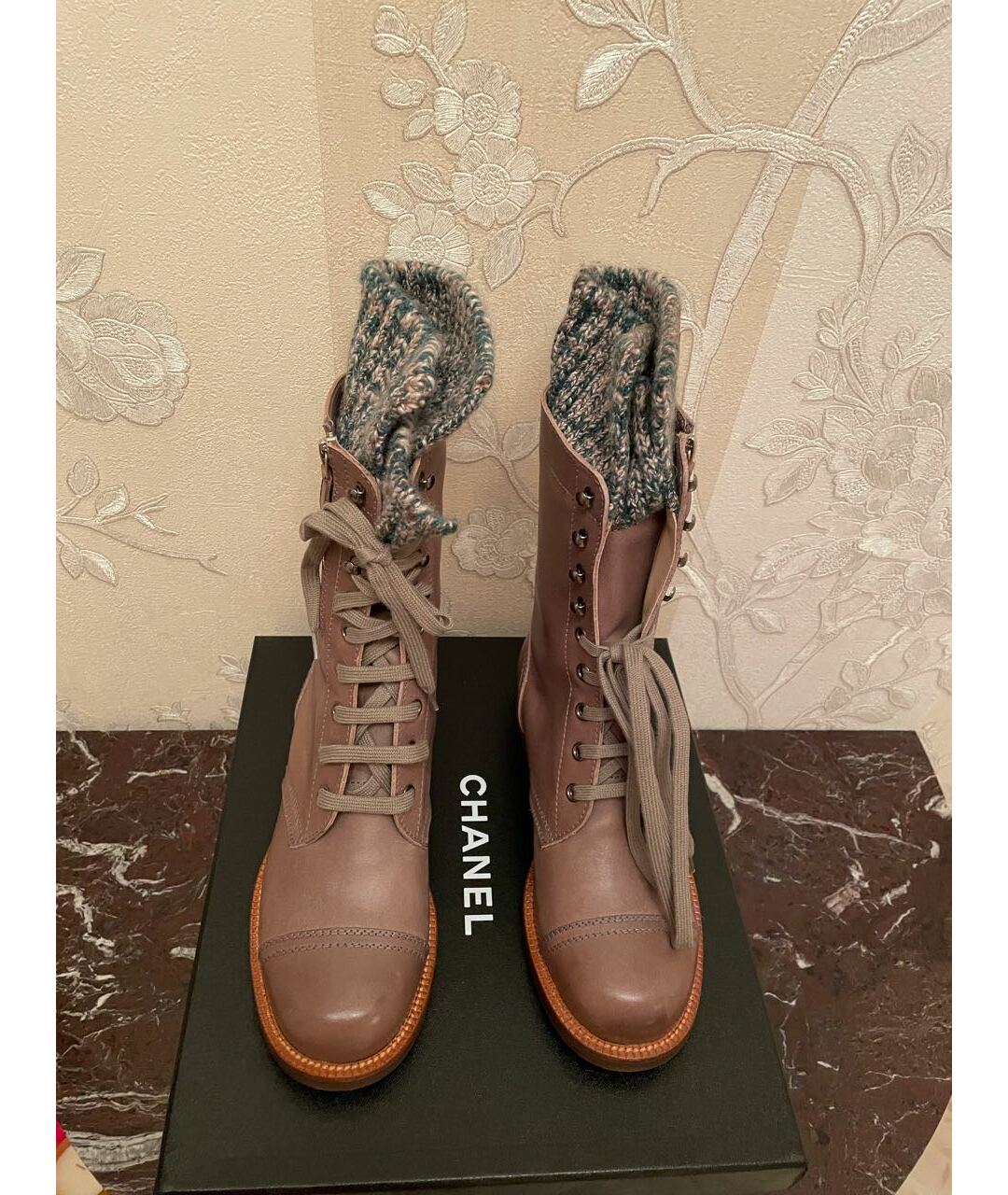 CHANEL Бежевые кожаные ботинки, фото 2