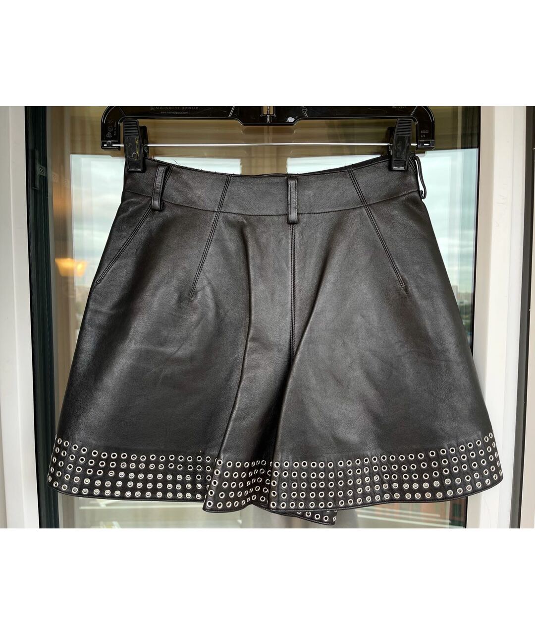 ALAIA Черная кожаная юбка-шорты, фото 2