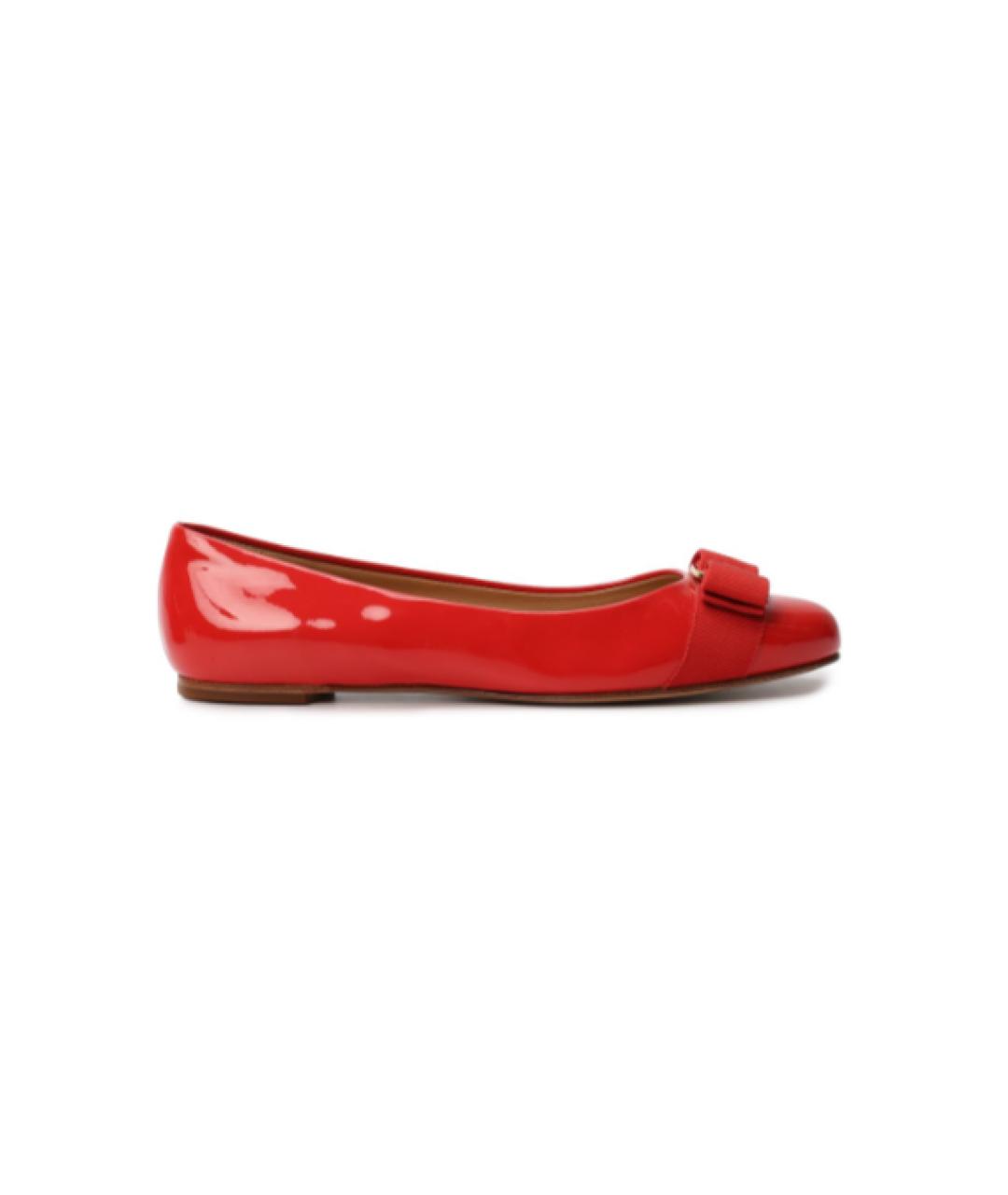 FERRAGAMO Красные балетки из лакированной кожи, фото 6