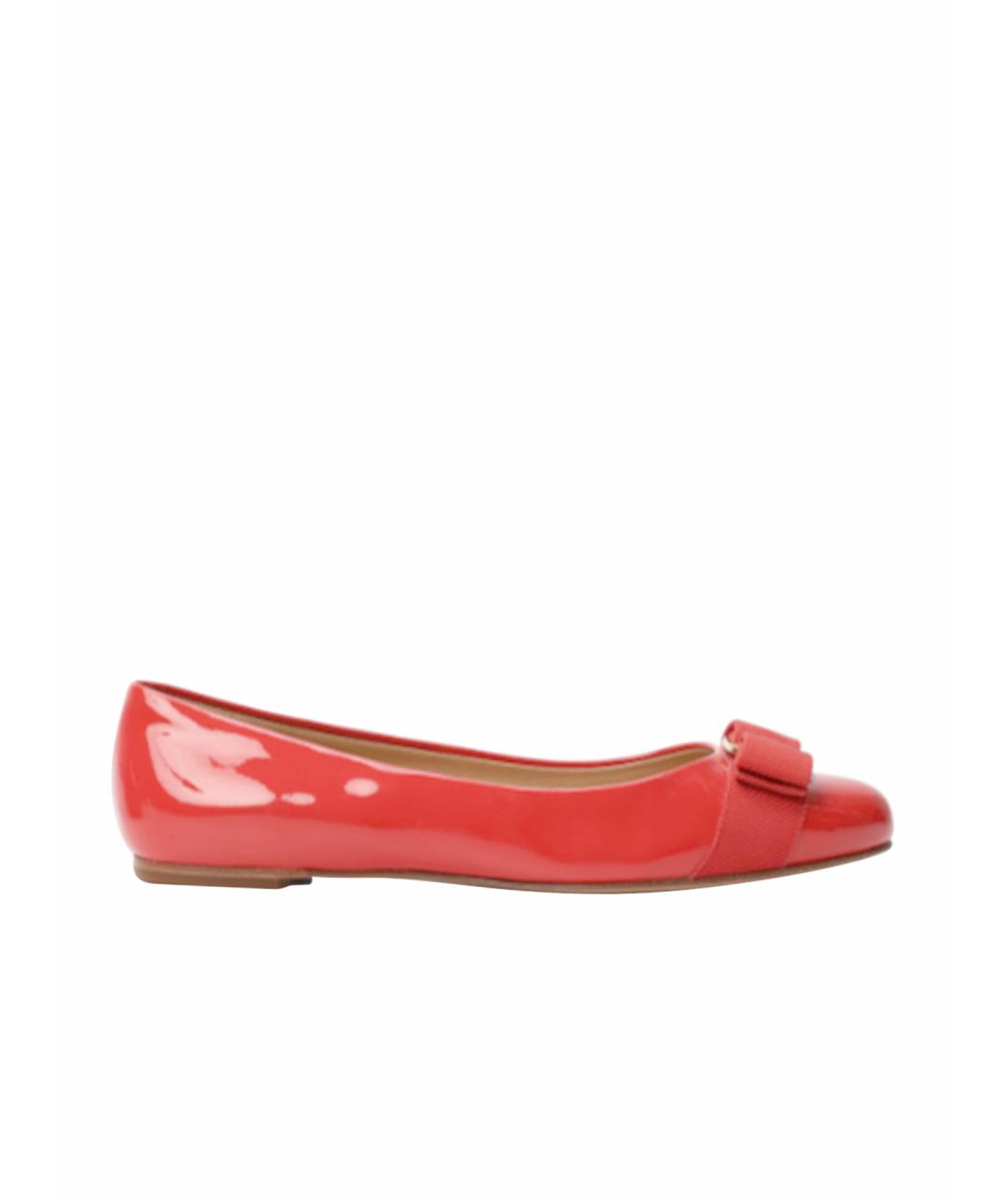 FERRAGAMO Красные балетки из лакированной кожи, фото 1
