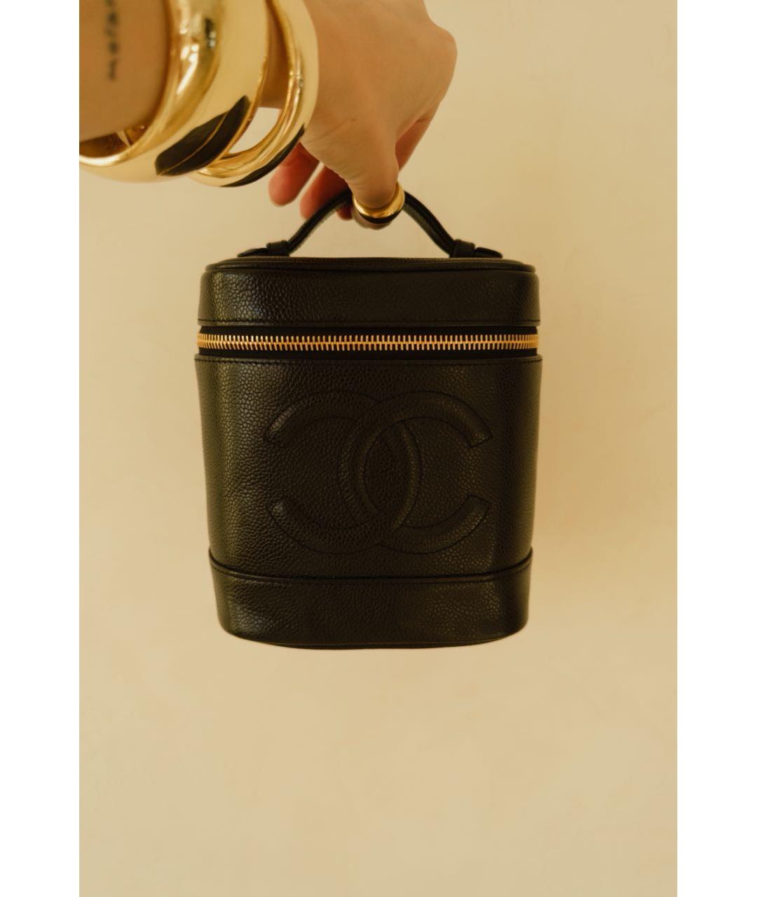 CHANEL Черная кожаная сумка с короткими ручками, фото 5