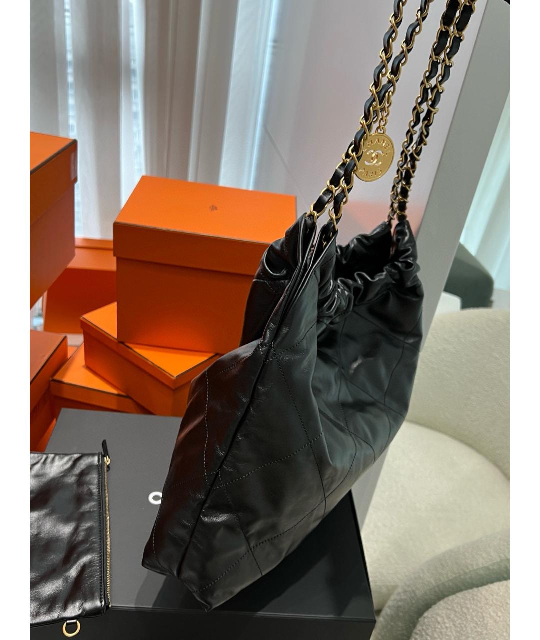 CHANEL Черная кожаная сумка через плечо, фото 3