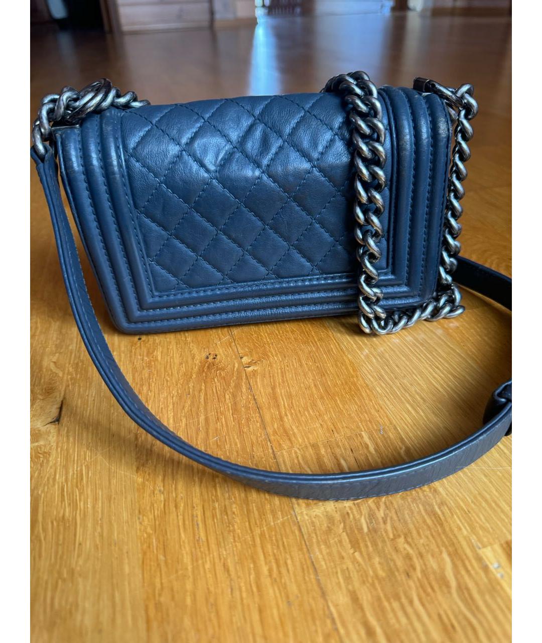 CHANEL Темно-синяя кожаная сумка через плечо, фото 3