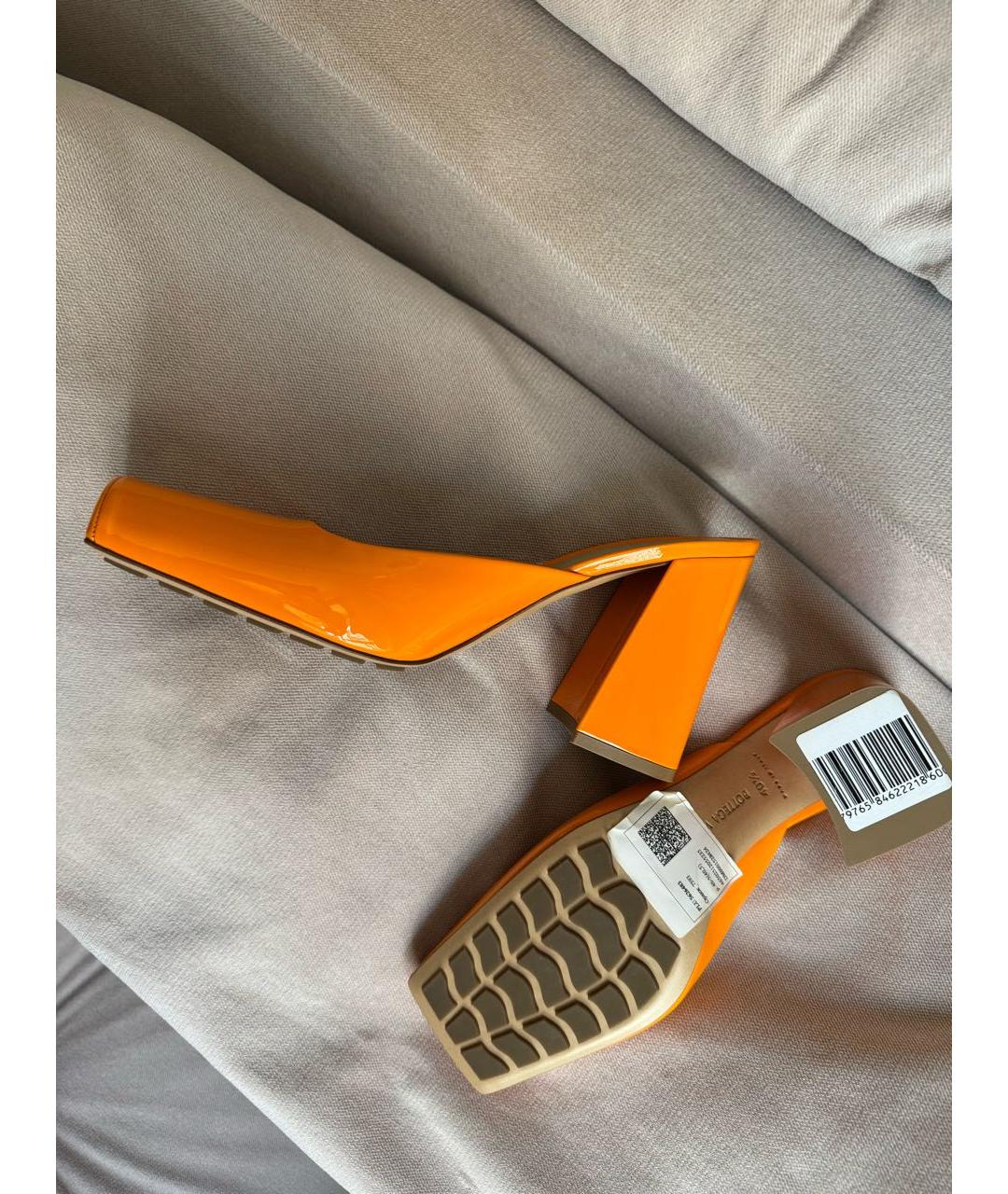 BOTTEGA VENETA Оранжевое сабо из лакированной кожи, фото 9