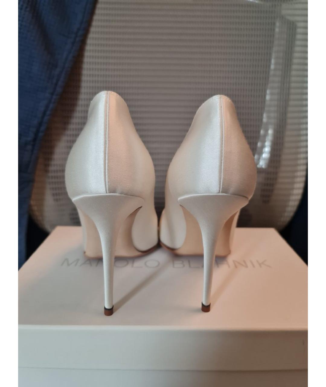 MANOLO BLAHNIK Белые текстильные туфли, фото 5