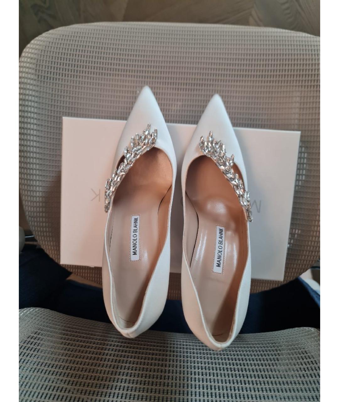 MANOLO BLAHNIK Белые текстильные туфли, фото 4