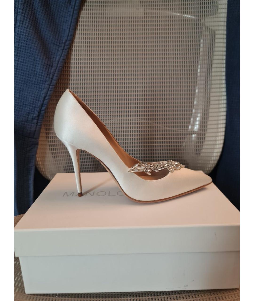 MANOLO BLAHNIK Белые текстильные туфли, фото 2