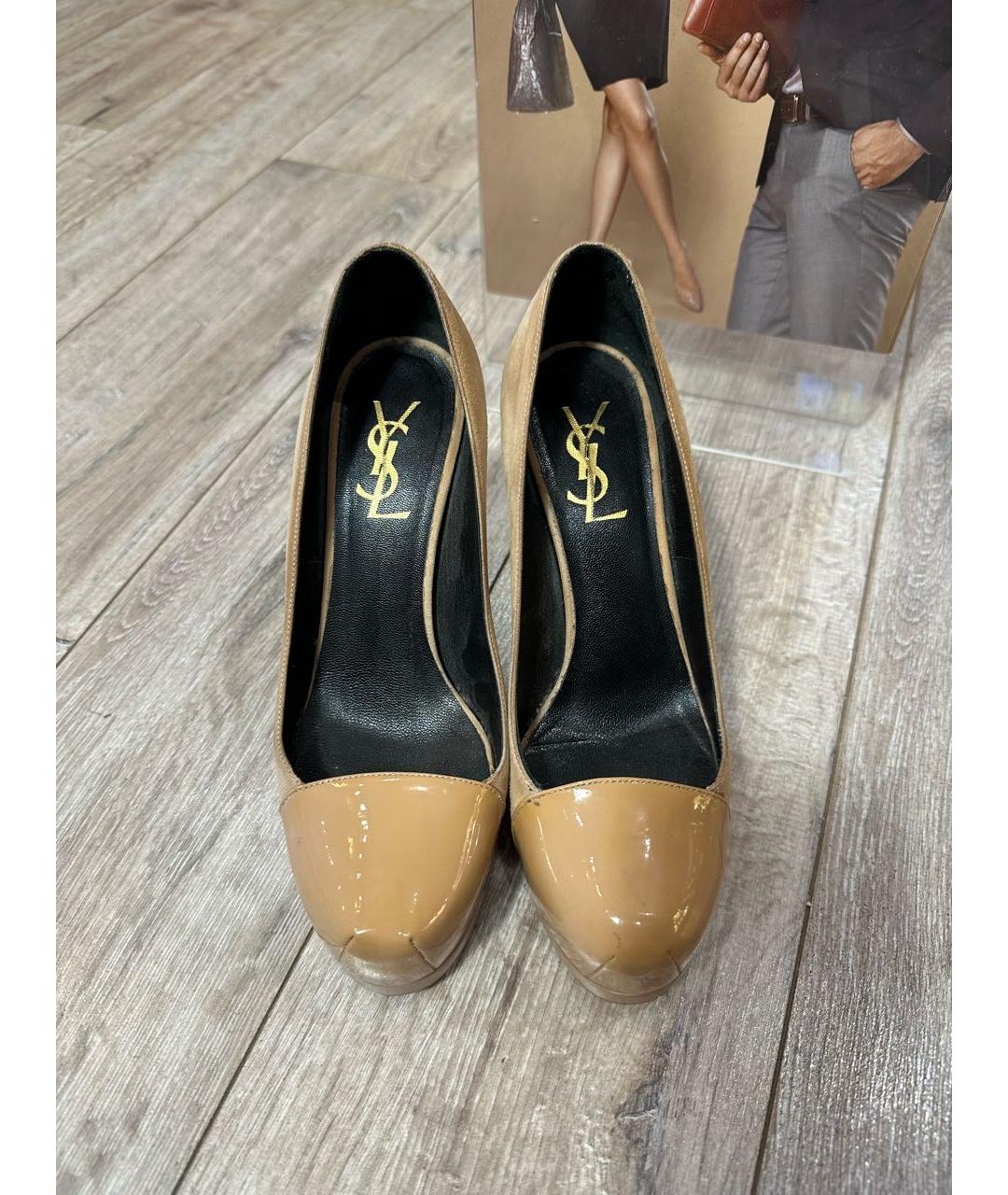 SAINT LAURENT Бежевые туфли из лакированной кожи, фото 2