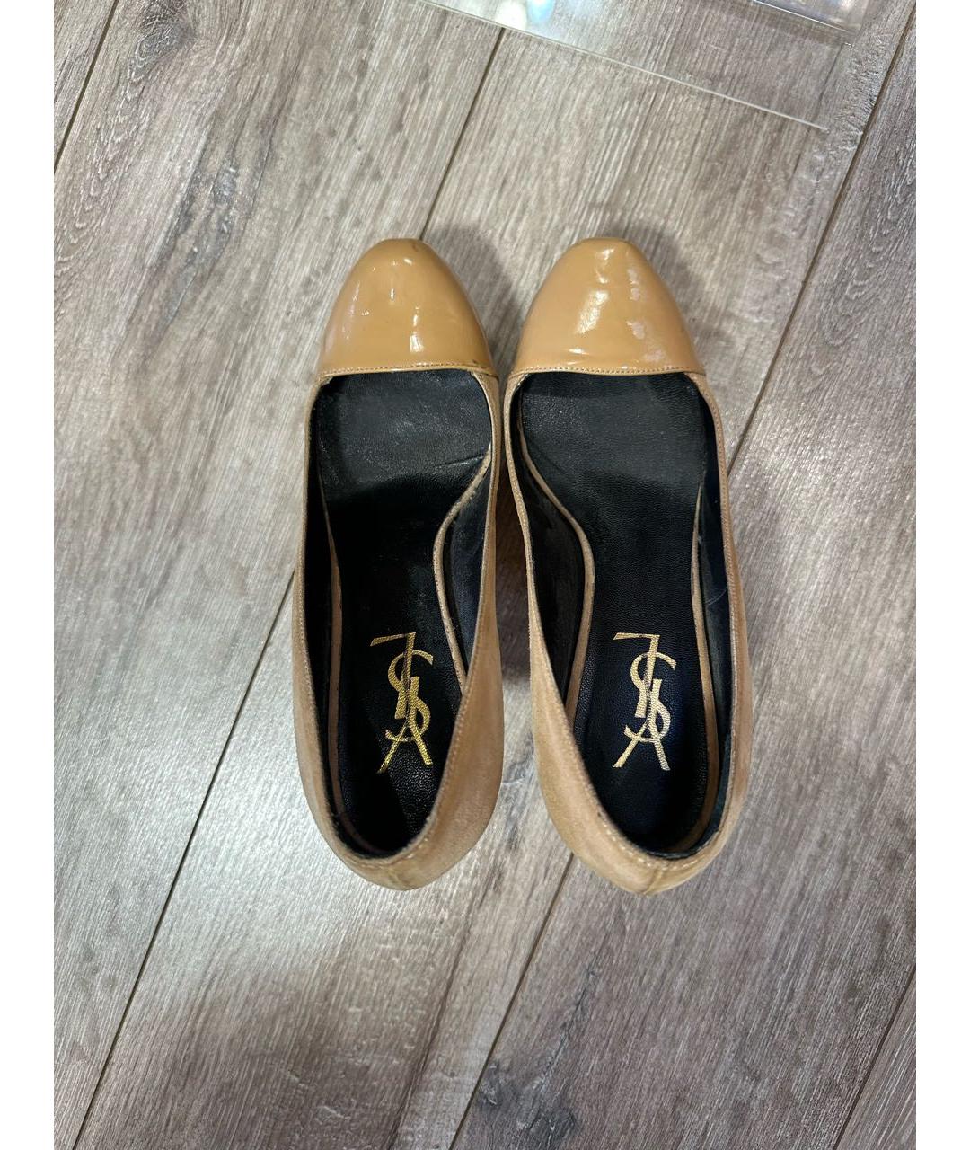 SAINT LAURENT Бежевые туфли из лакированной кожи, фото 3