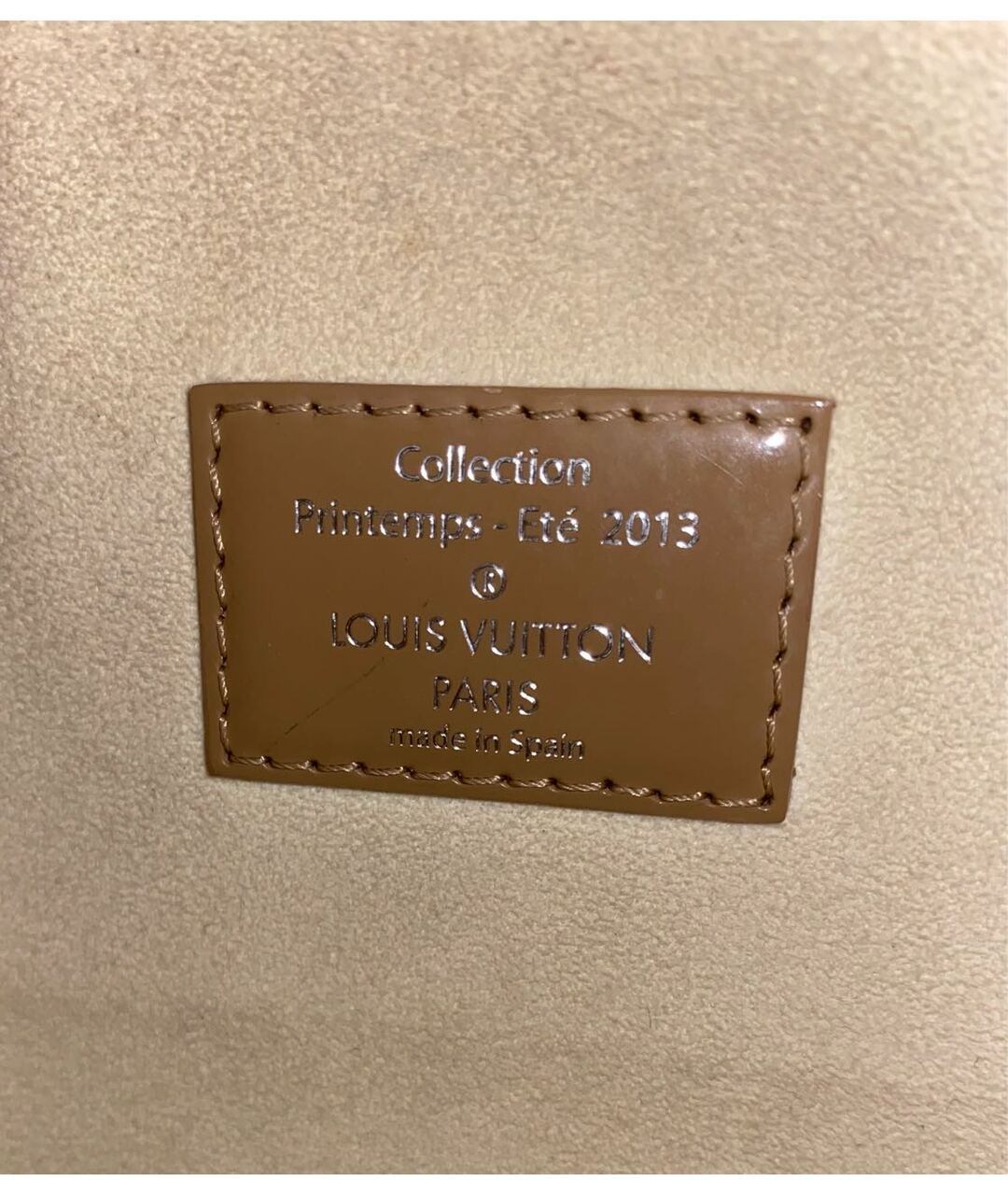 LOUIS VUITTON PRE-OWNED Бежевая сумка тоут из лакированной кожи, фото 3