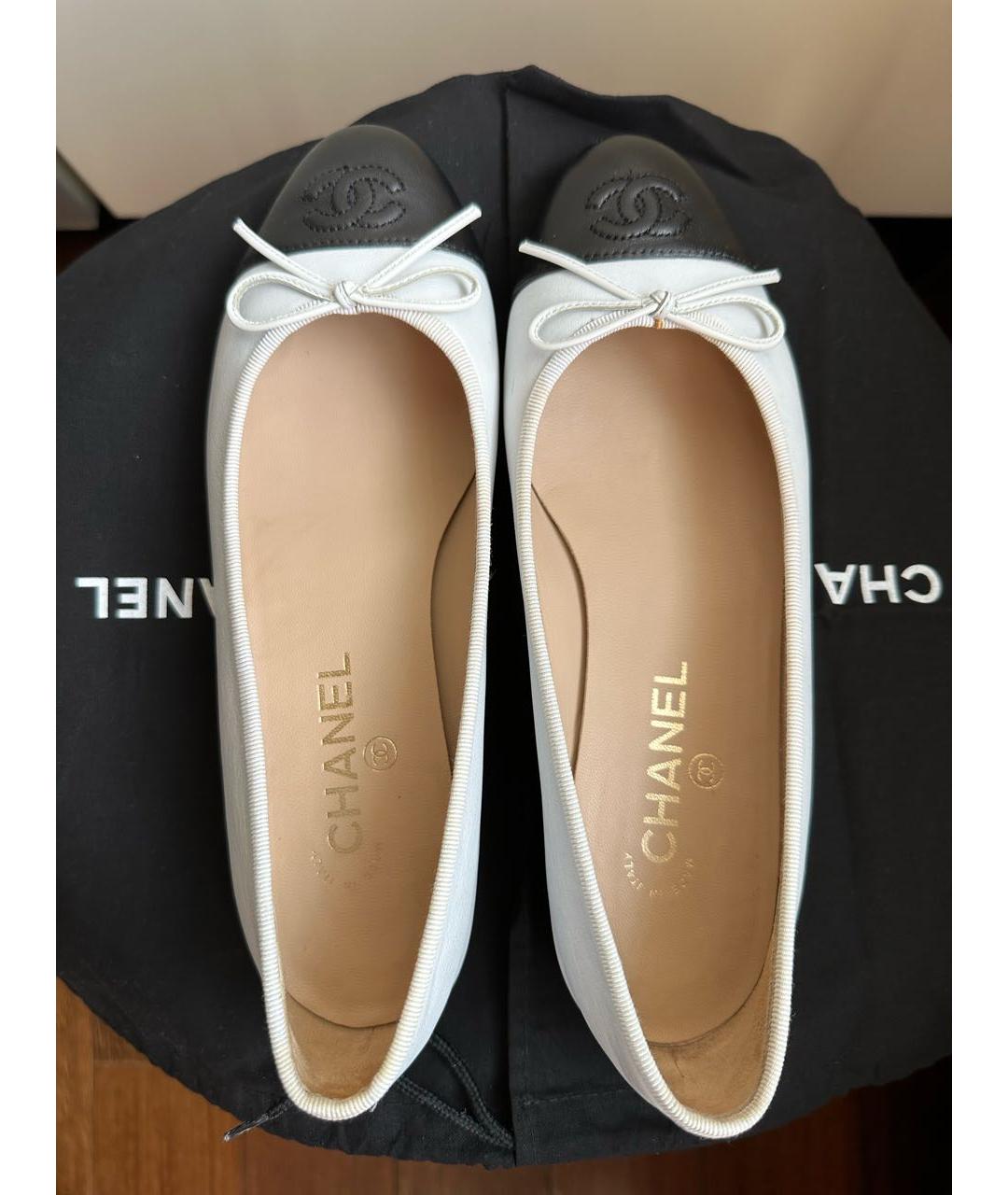 CHANEL Белые кожаные балетки, фото 3