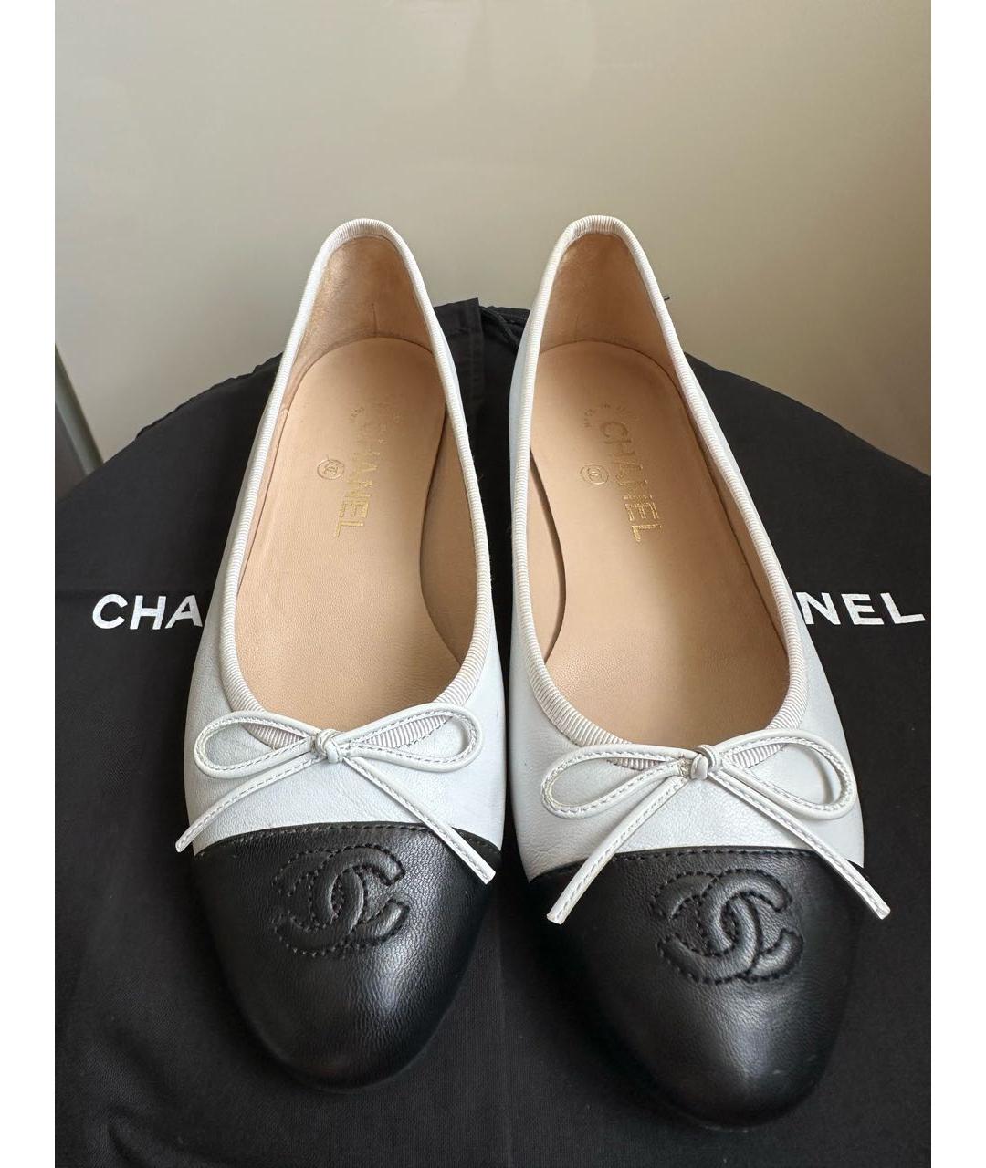 CHANEL Белые кожаные балетки, фото 2