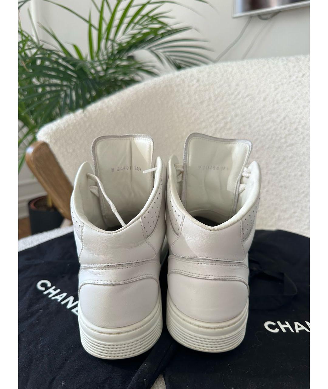 CHANEL Белые кожаные кроссовки, фото 4