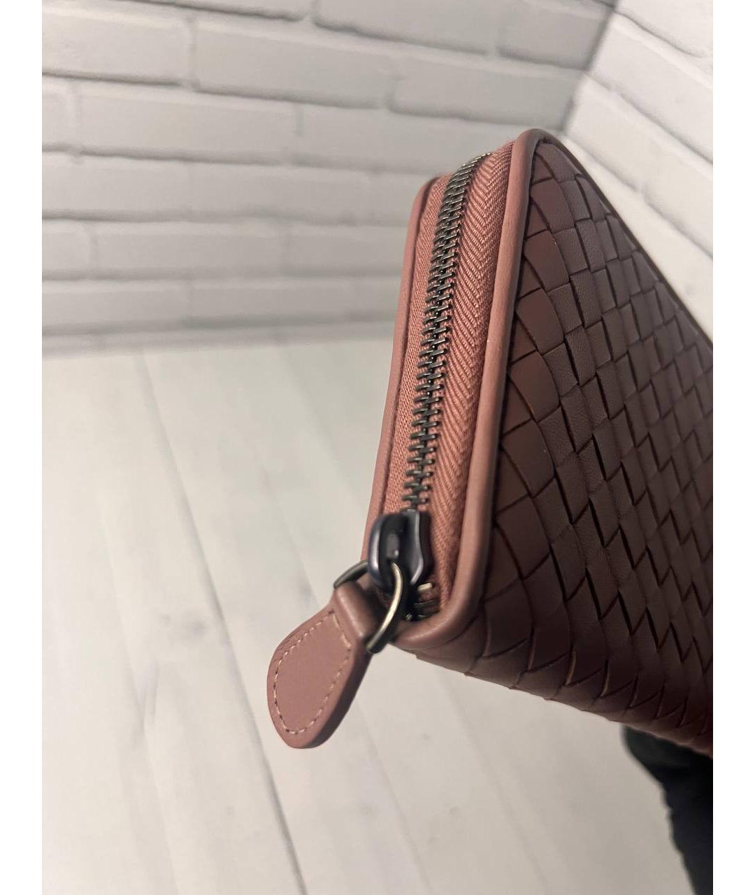 BOTTEGA VENETA Коралловый кожаный кошелек, фото 4