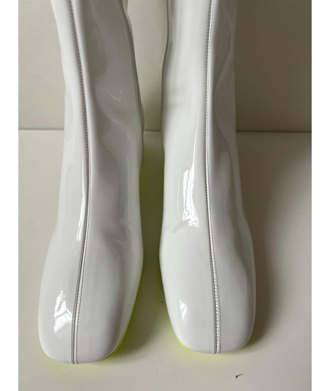 CHRISTIAN DIOR Белые сапоги из лакированной кожи, фото 3