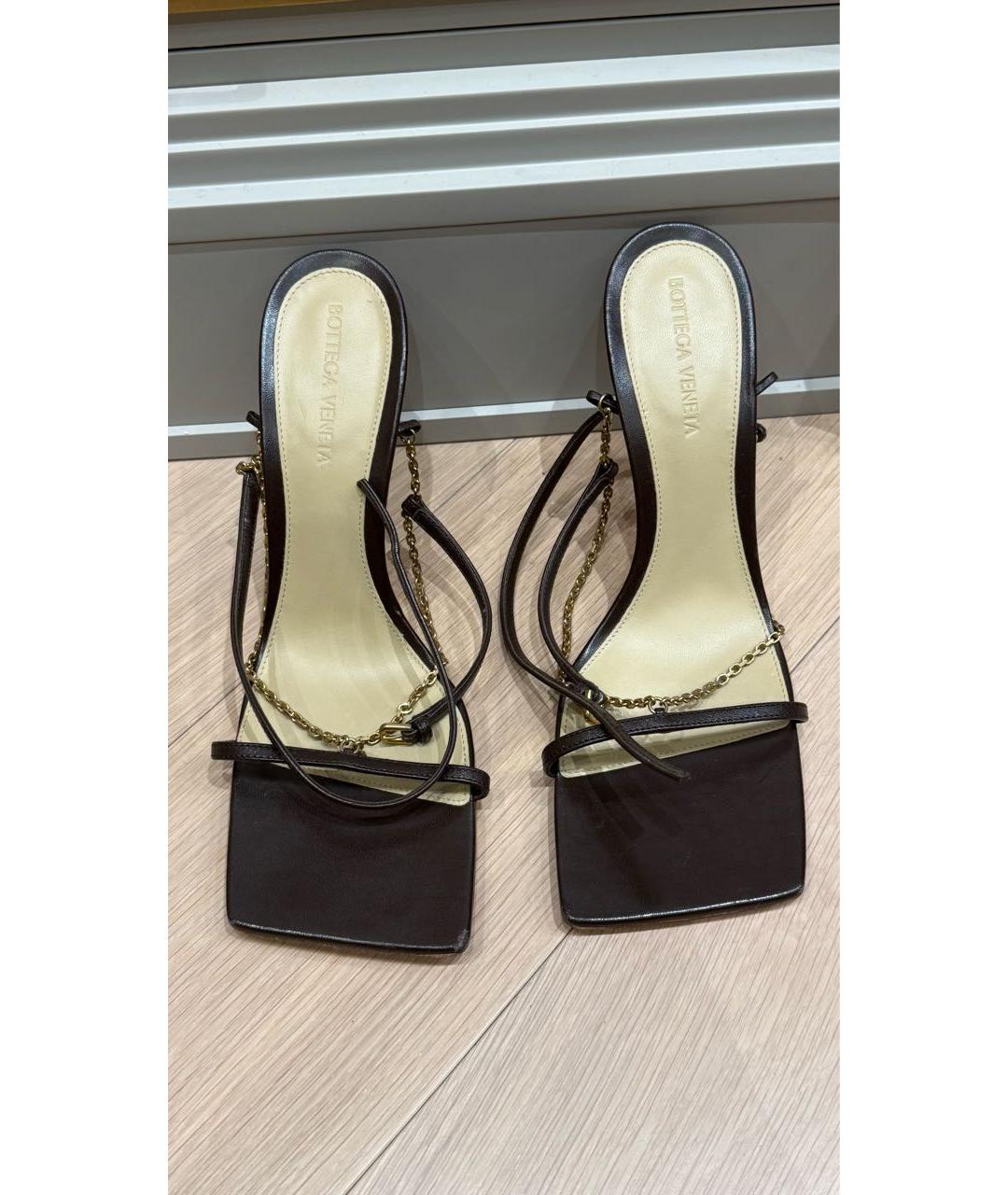 BOTTEGA VENETA Коричневые кожаные босоножки, фото 2