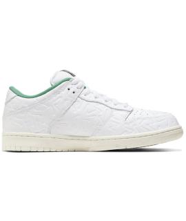NIKE Кроссовки