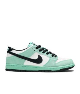 NIKE Кроссовки