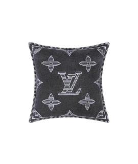 LOUIS VUITTON Подушка и одеяло