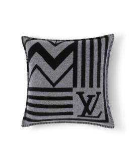 LOUIS VUITTON Подушка и одеяло