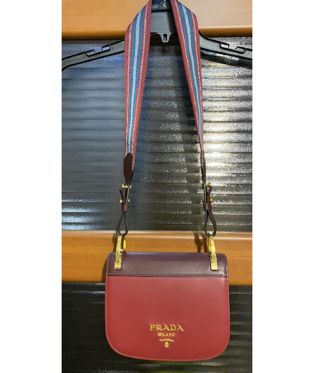 PRADA Бордовая кожаная сумка через плечо, фото 4