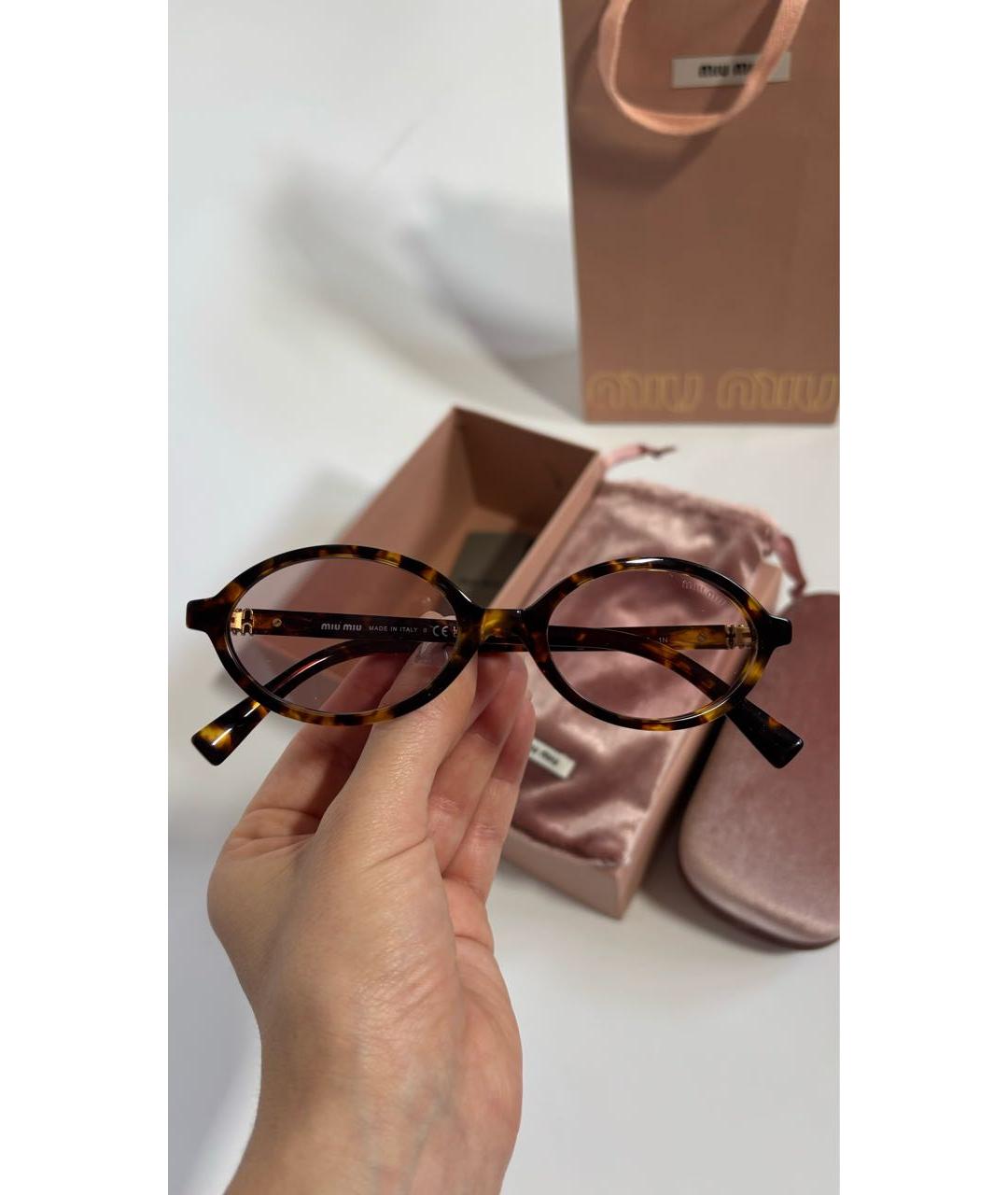 MIU MIU Коричневые пластиковые солнцезащитные очки, фото 9